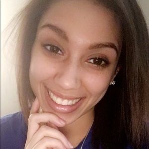 Meet your Posher, Cece